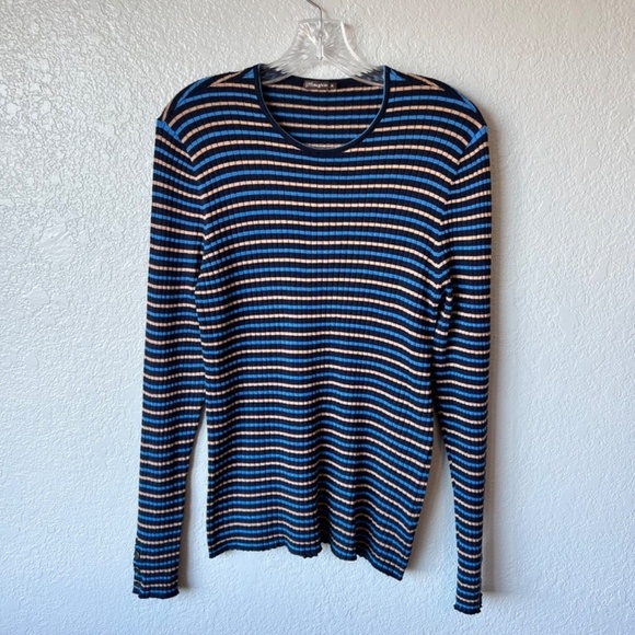 J. McLaughlin Annette crew neck long sleeve stretch knit sweater - Picture 3 of 11